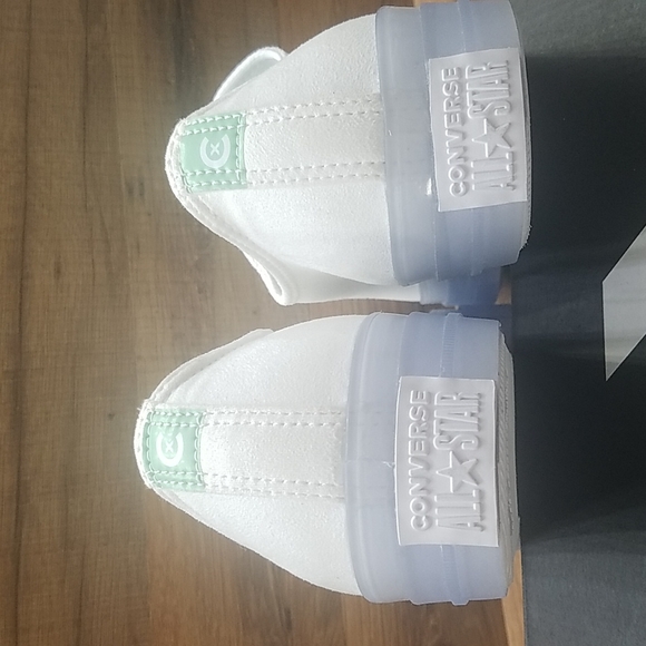 Converse BRAND New - Picture 10 of 15